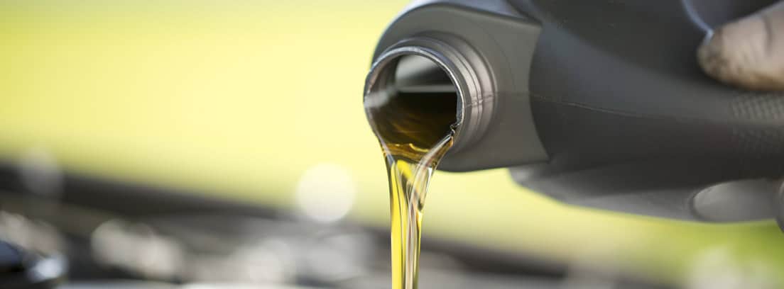 Todo lo que necesitas saber sobre el aceite del coche