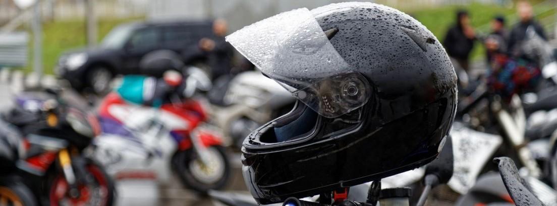 Conducción de moto en lluvia