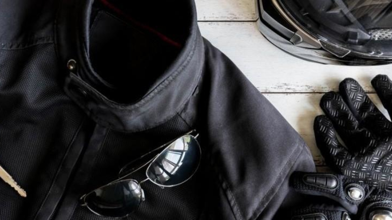 tsunami salón Propuesta alternativa Por qué llevar guantes y chaquetas para la moto? -canalMOTOR