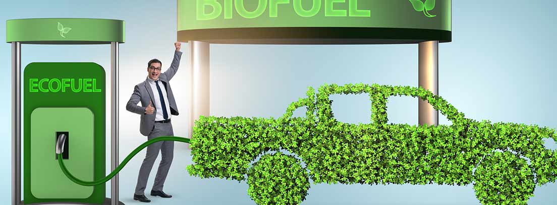 Hombre repostando un coche fabricado con hojas en una estación de biofuel