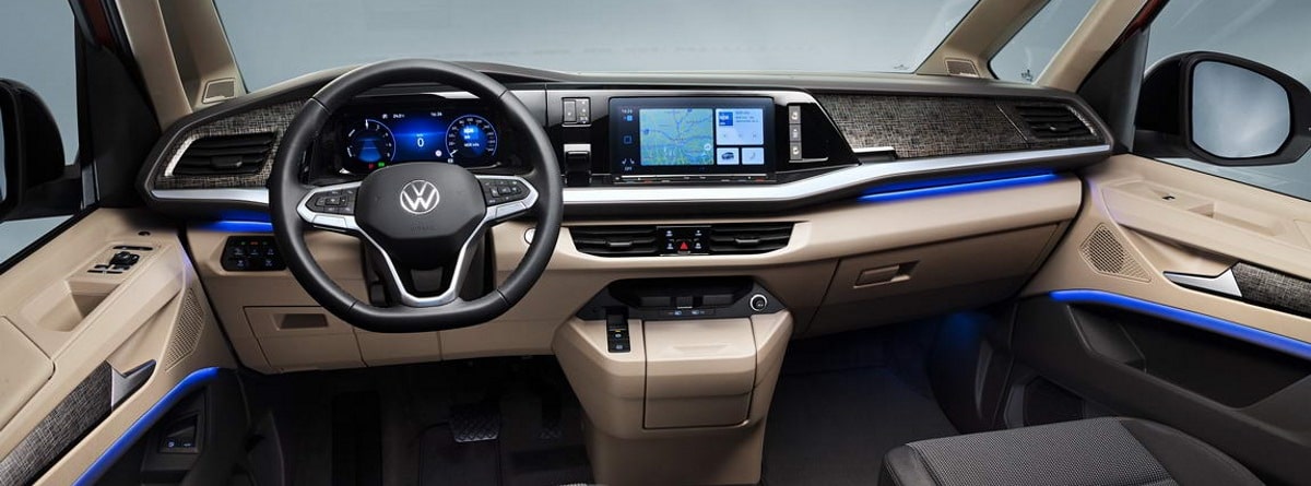 Volante y mandos del Volkswagen Multivan 2021