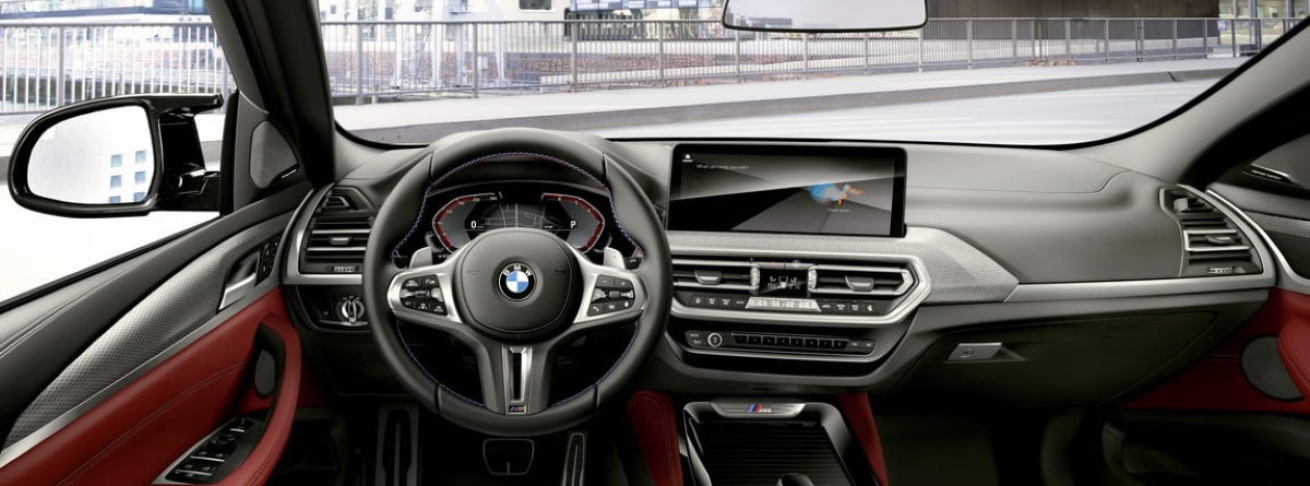 Volante, cuadro de mandos y pantalla del BMW X4 2021