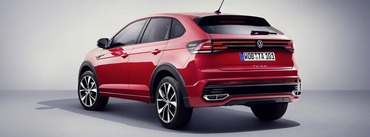 Parte trasera del Volkswagen Taigo 2022 en color rojo