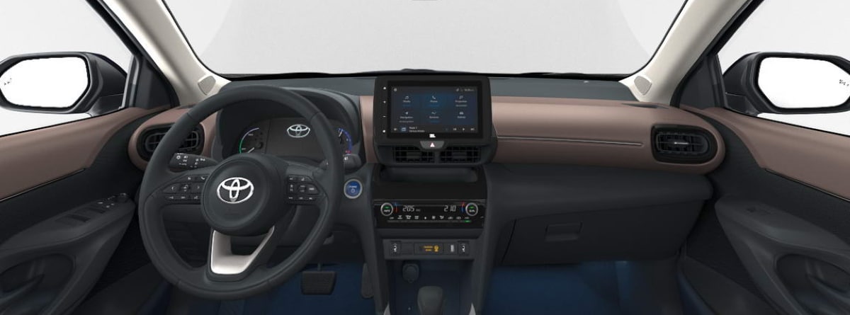 Volante y cuadro de mandos del Toyota Yaris Cross Electric Hybrid