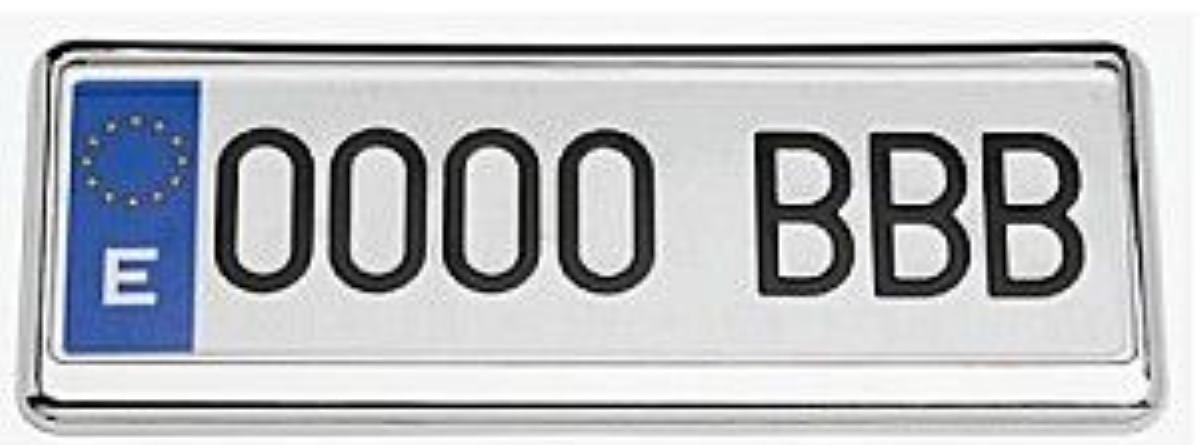 Matrícula de un coche 0000 BBB