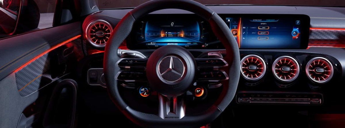 Mercedes Clase A 2023 Restyling salpicadero AMG -