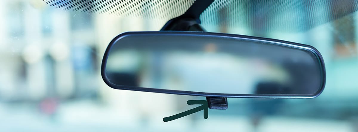 Tráfico: Para qué sirve la palanca del espejo retrovisor del coche
