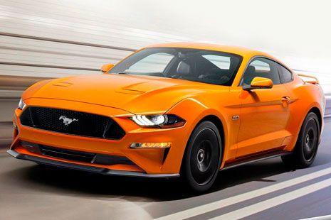 Ford Mustang 2018 de frente Ford Mustang 2018 amarillo en movimiento