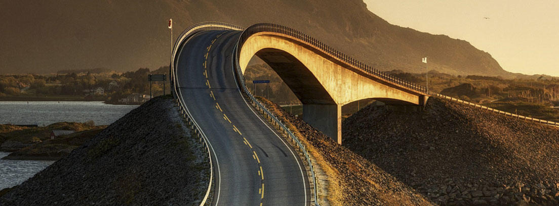 La carretera del Atlántico en Noruega