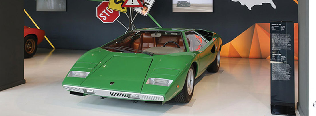 Lamborghini Countach verde