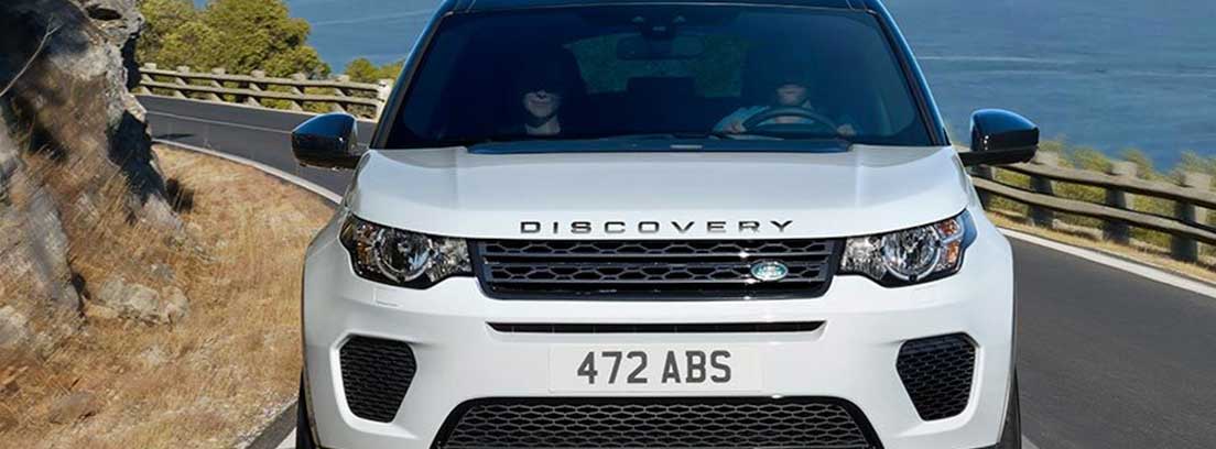 Vista frontal del Land Rover Discovery Sport Landmark edition