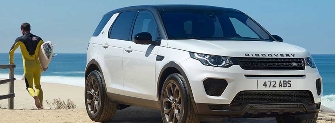 Land Rover Discovery Sport Landmark edition de color blanco