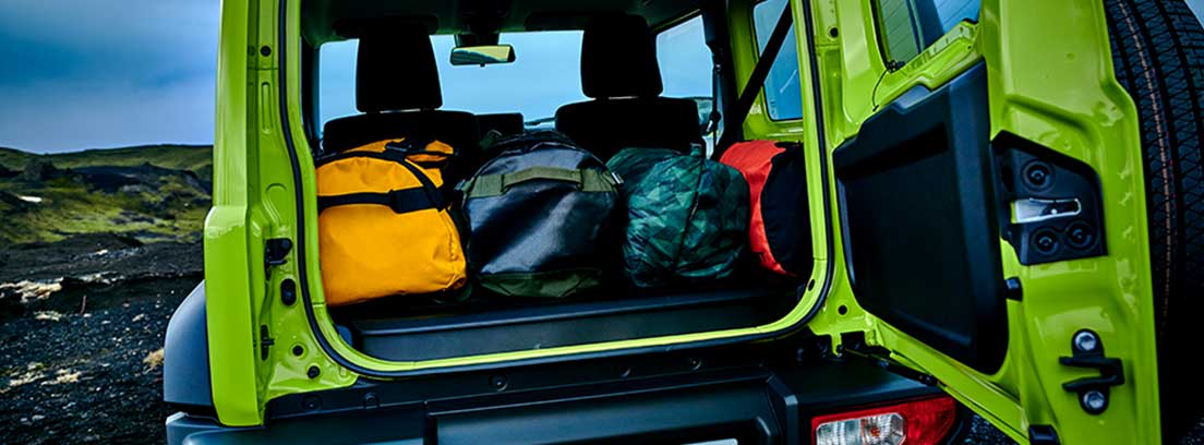 Portón trasero de apertura lateral del nuevo Suzuki Jimny 2018
