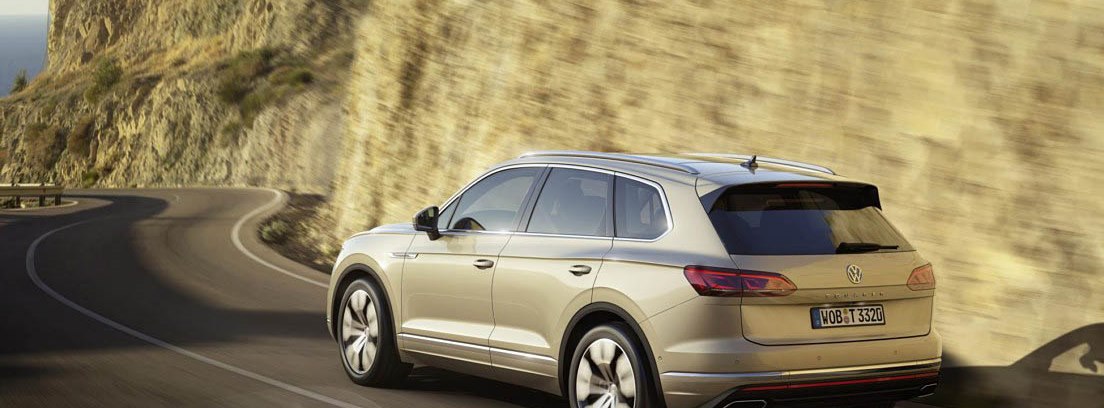 Volkswagen Touareg en carretera