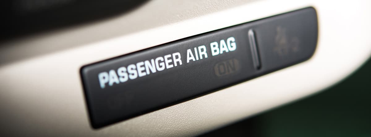 Testigo que muestra el estado del airbag del copiloto