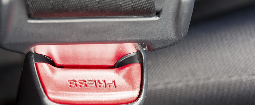 ¿Cómo funciona el pretensor del cinturón de seguridad?